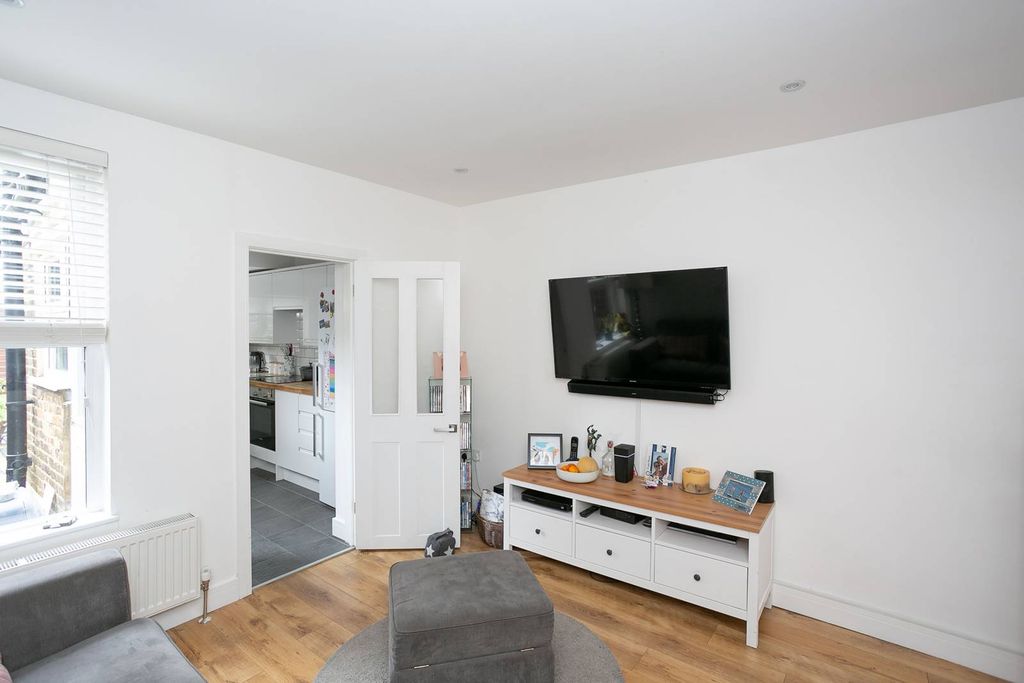 Property photo 3 of 21