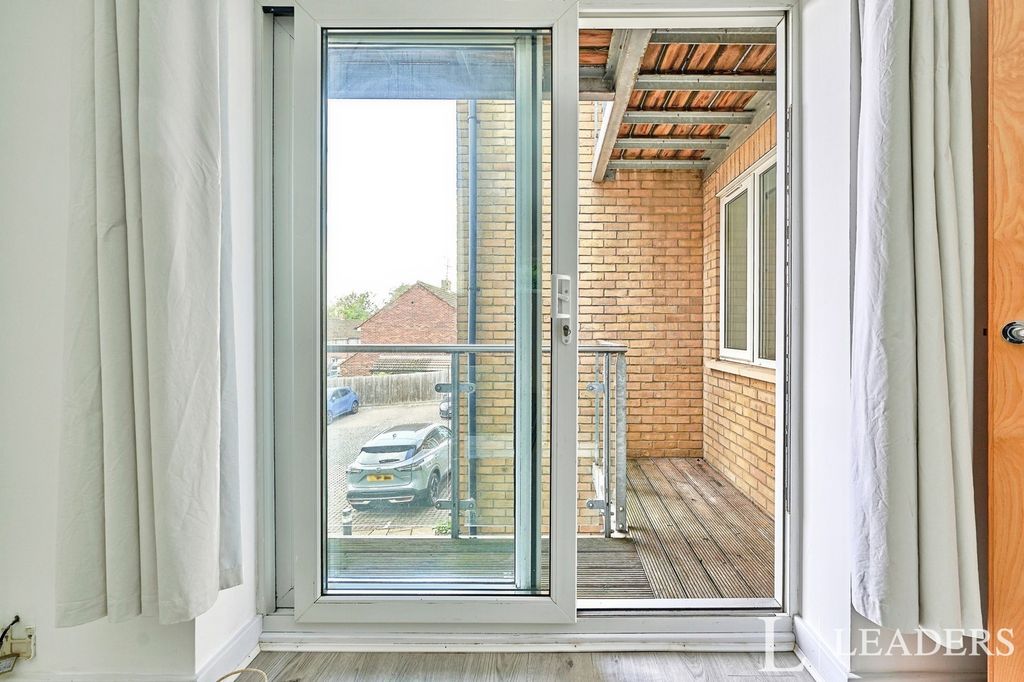 Property photo 3 of 17 Pbox-Img.Jpg