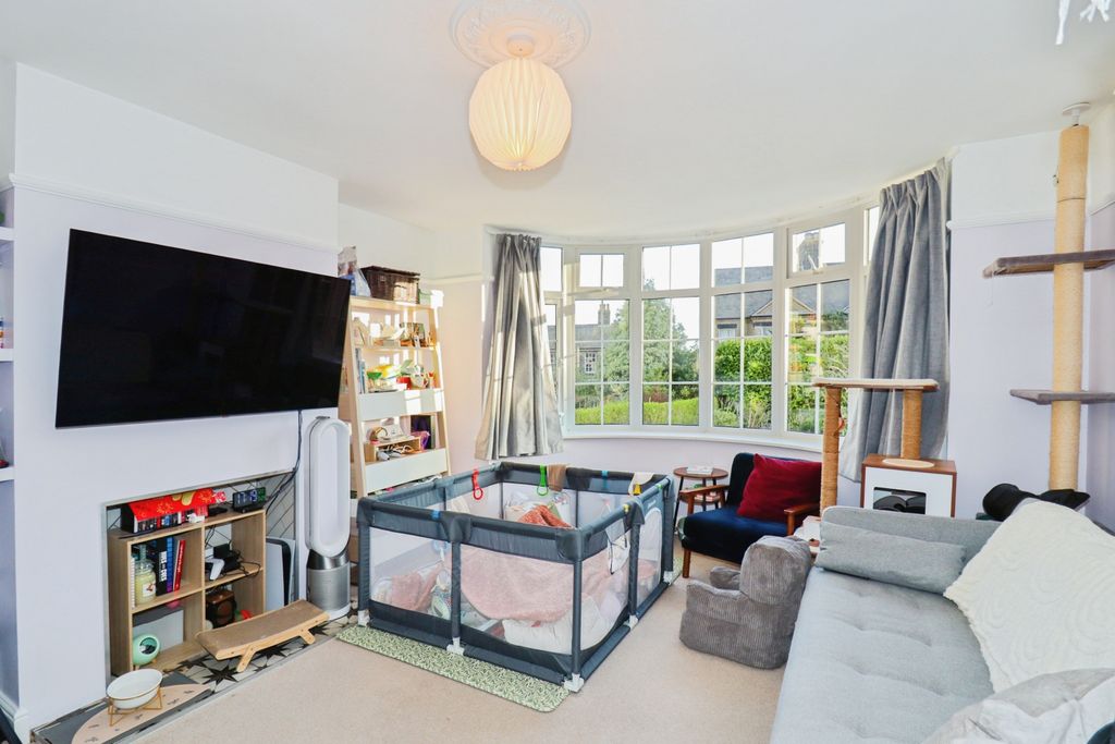 Property photo 2 of 20