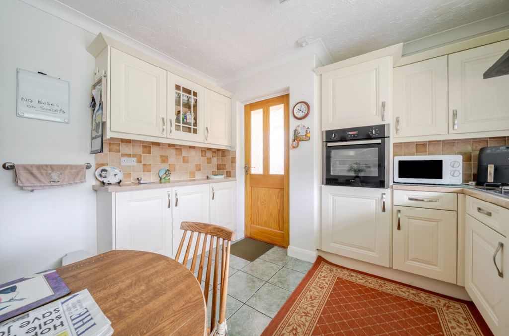 Property photo 3 of 21 1447605-11-69E0B2591A05E