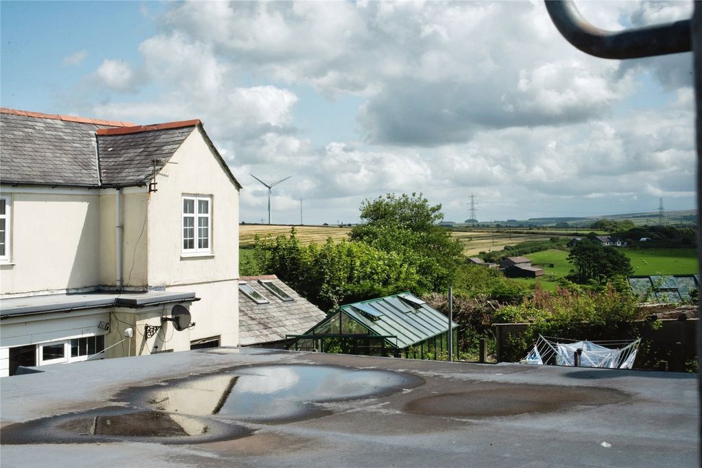Property photo 3 of 11 Picture No. 18