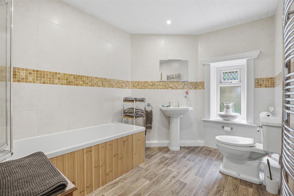 Additional image 21 of 4 bed flat for saleBrooklands Court, Otley LS21