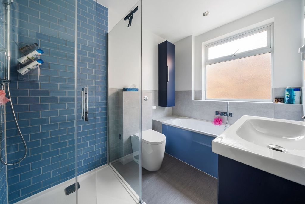 Additional image 9 of 6 bed detached house for salePenshurst Gardens, Edgware HA8