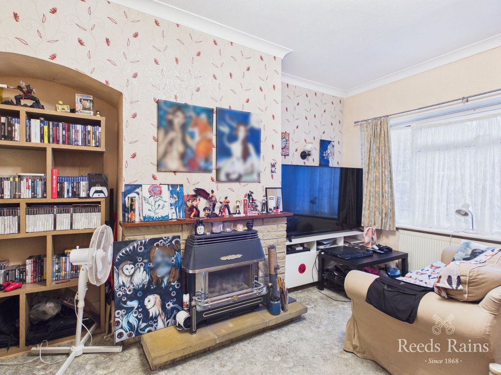 Property photo 2 of 17 Sitting Room