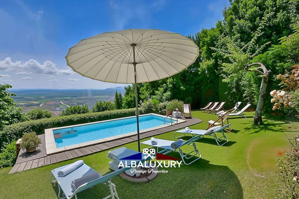 Property photo 2 of 47