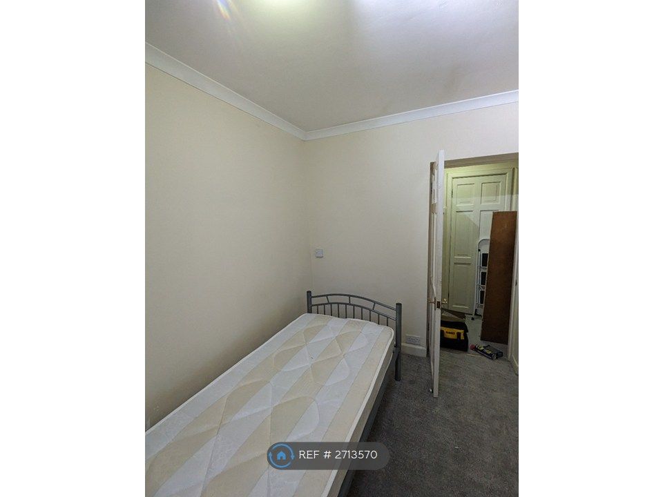 Property photo 3 of 8 Bedroom 1