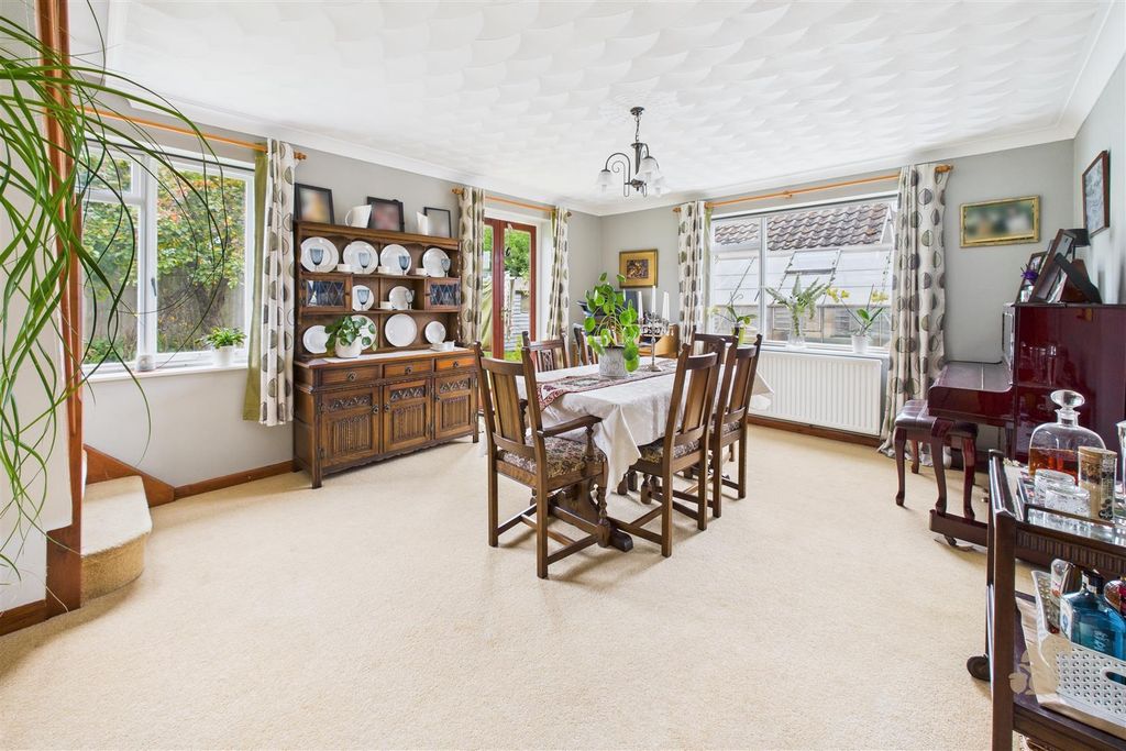 Property photo 3 of 29 Dining Room