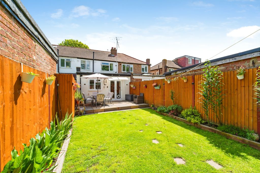 Property photo 2 of 16