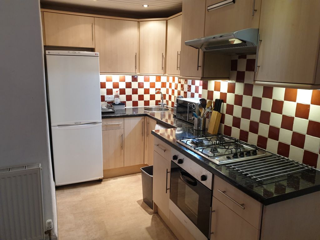 Property photo 3 of 6