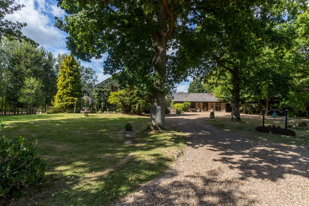 Property photo 2 of 26