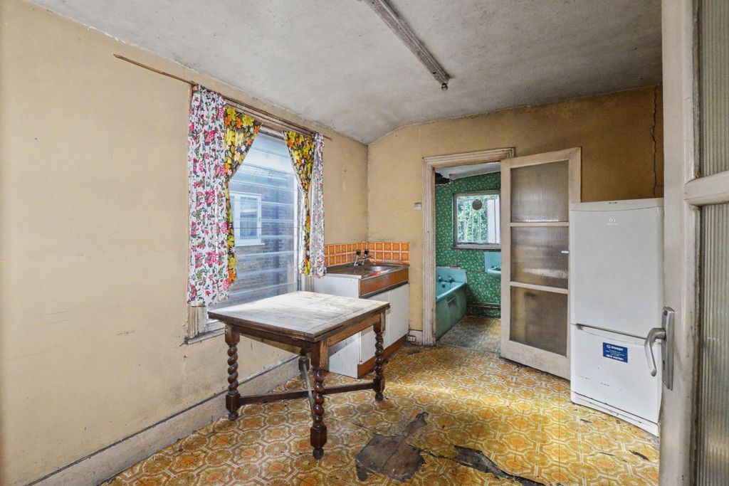 Property photo 3 of 17 4 Nelsons Row, Clapham, London, Sw4 7Jt