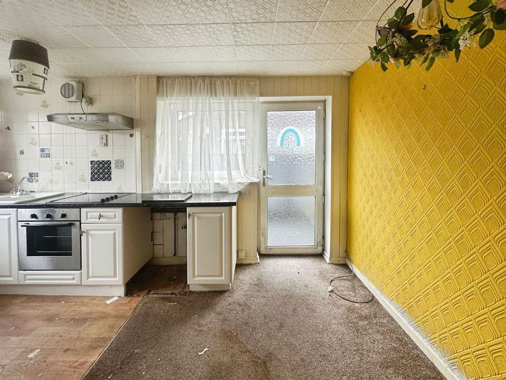 Property photo 3 of 11 Photo 1