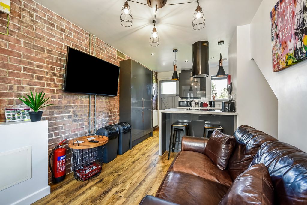 Property photo 2 of 18 Sketch_Ph6_6204838