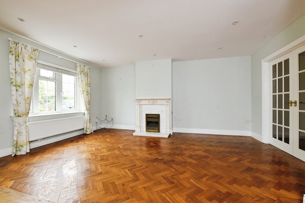 Property photo 3 of 27 Pbox-Img.Jpg