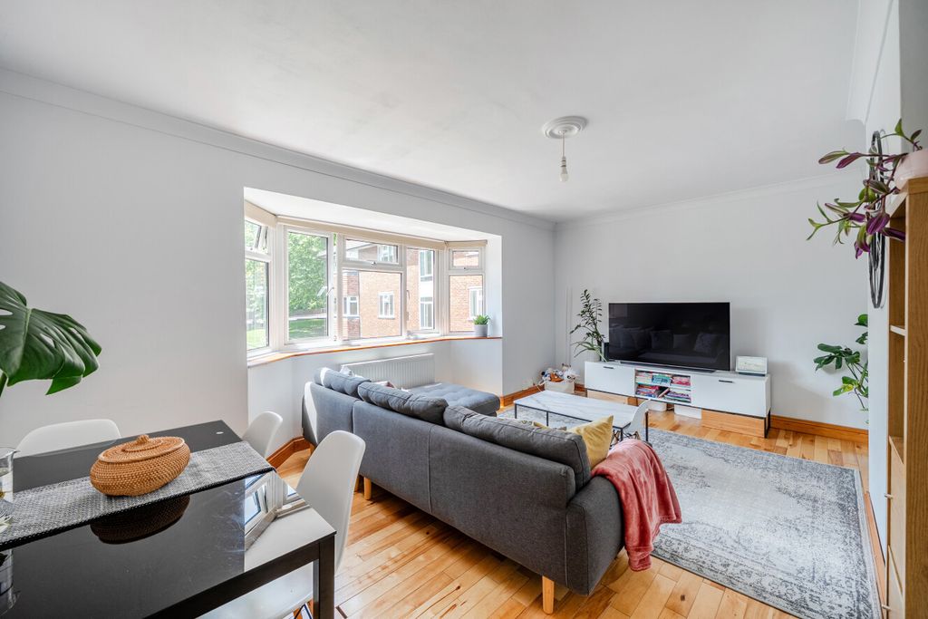 Property photo 2 of 14 1478865-15-6A3133...