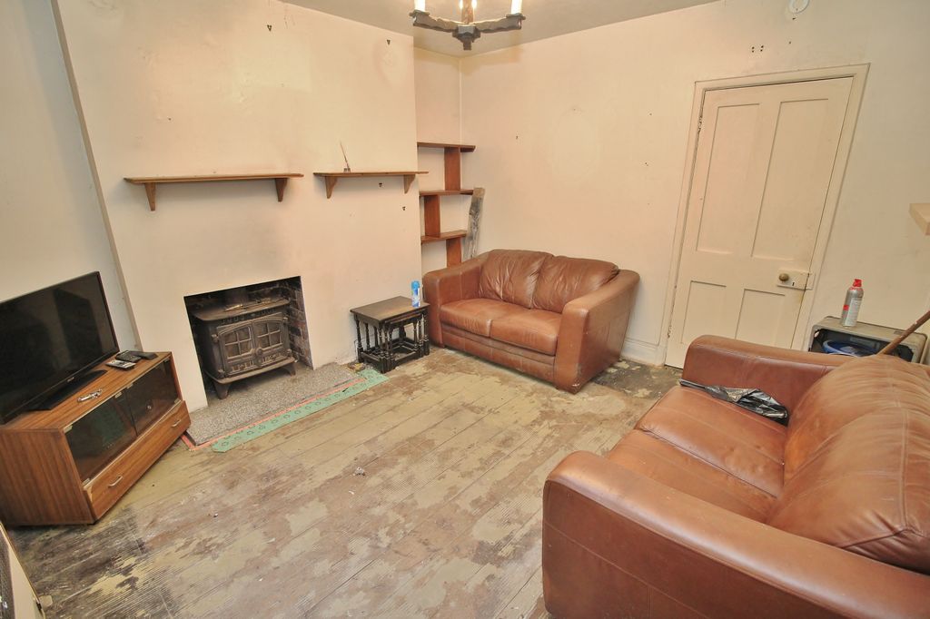 Property photo 3 of 10