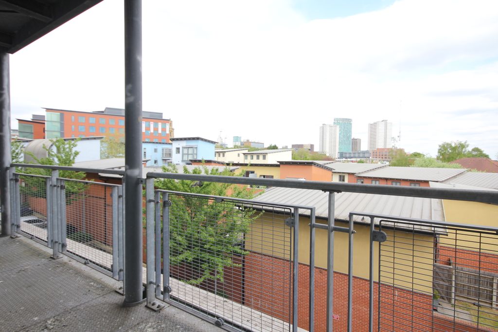 Property photo 2 of 11