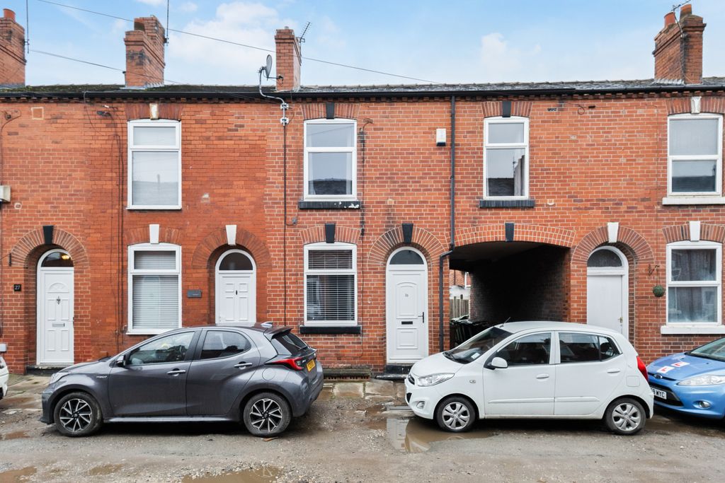 Property photo 1 of 13 2 Bedroom Mid Terrace For Sale