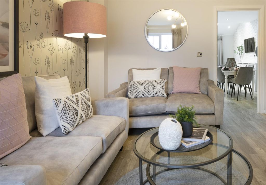 Property photo 2 of 8 Maple Lounge.Jpg