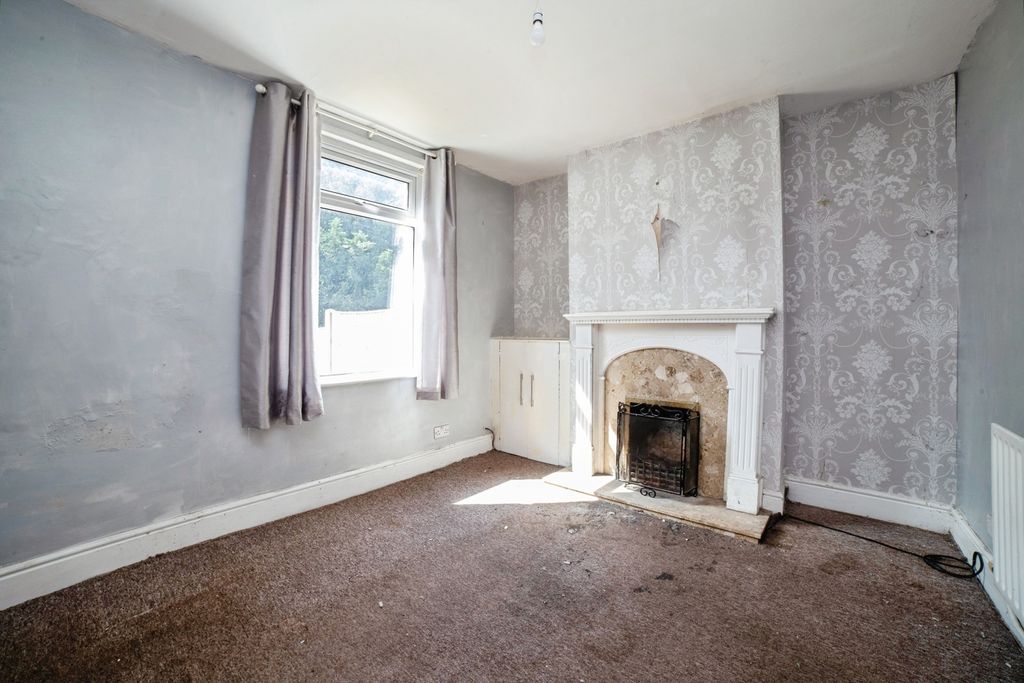 Property photo 3 of 18 Pbox-Img.Jpg