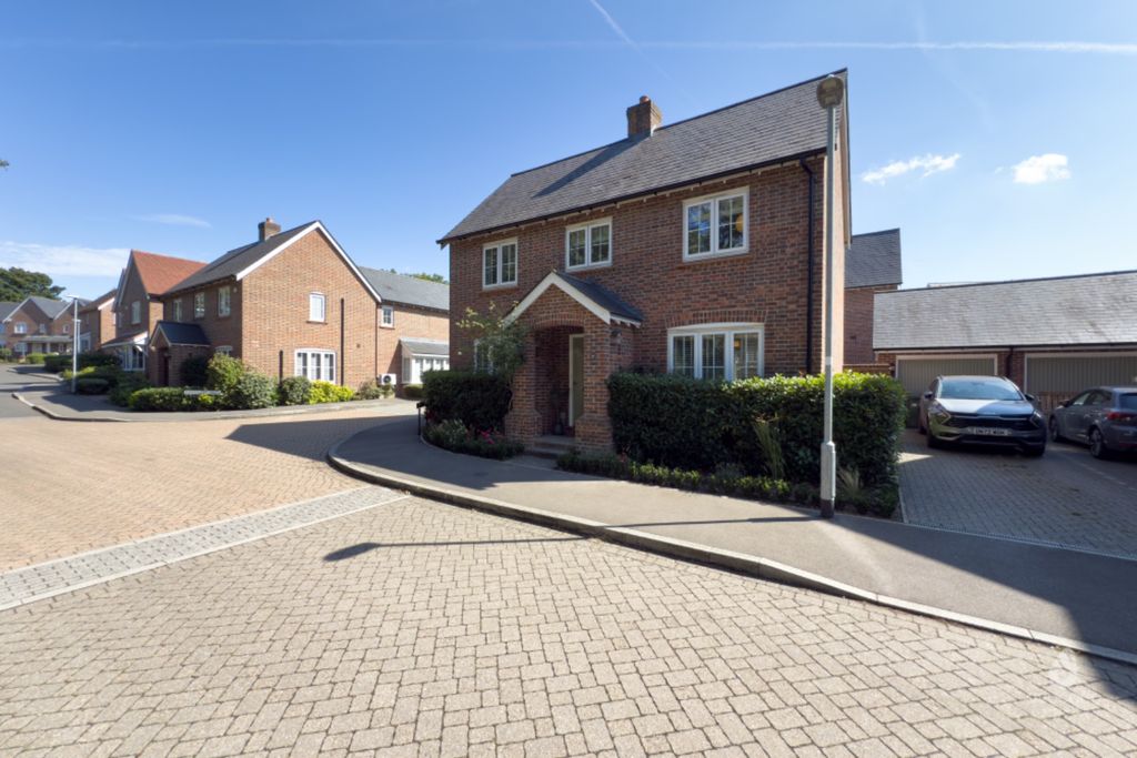 Property photo 2 of 21 4479503