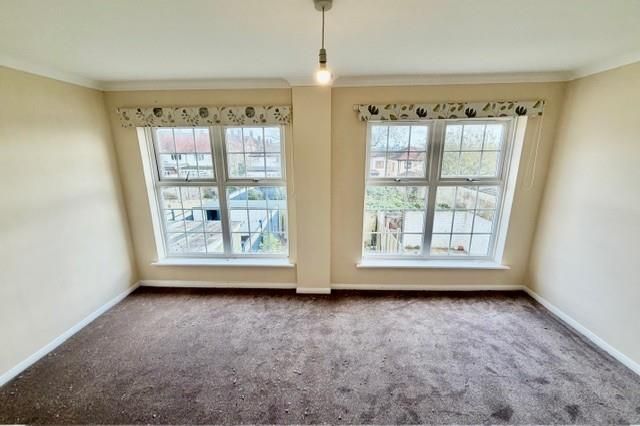 Property photo 3 of 14 Lounge.Jpg