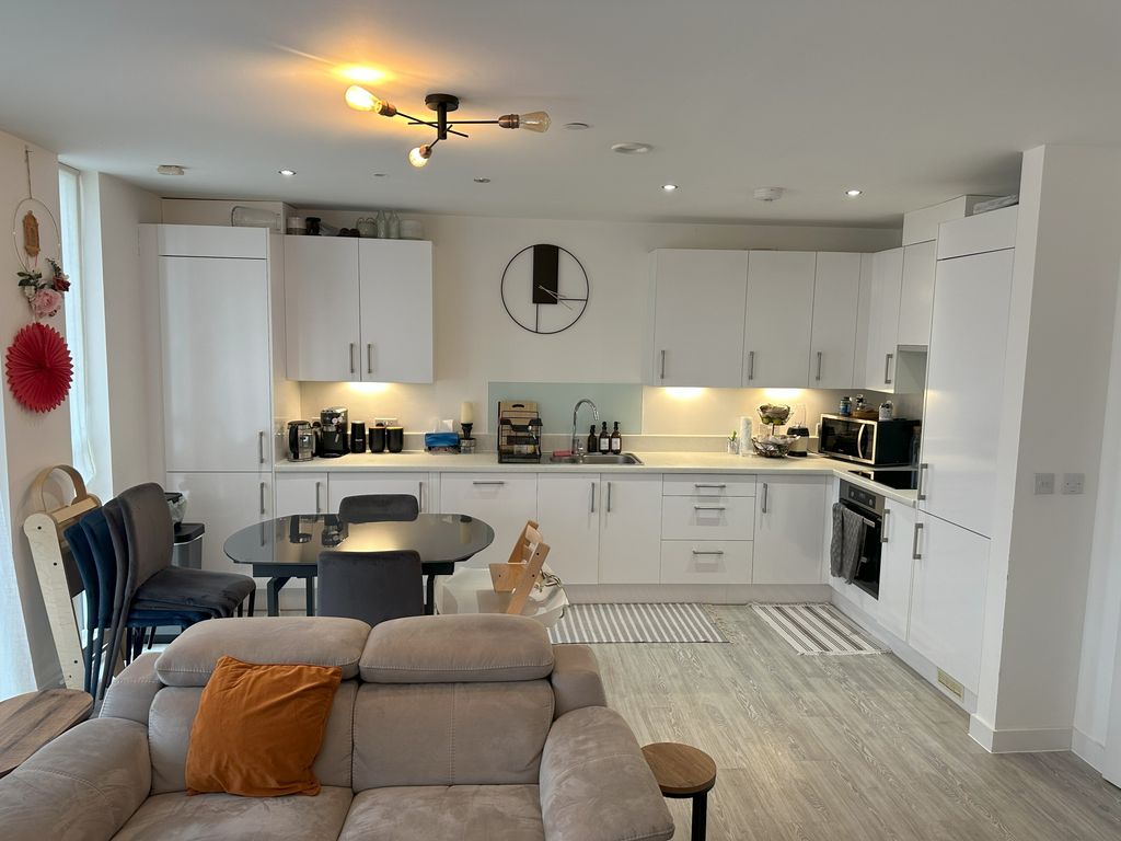 Property photo 1 of 8 Kitchen