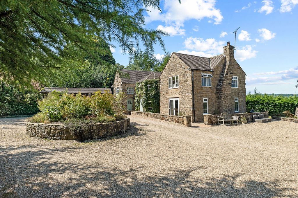 Property photo 2 of 41