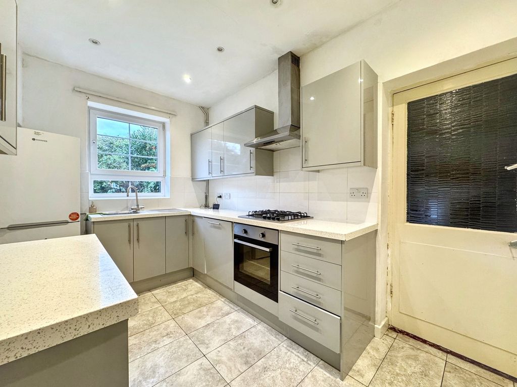 Property photo 3 of 15 Kitchen