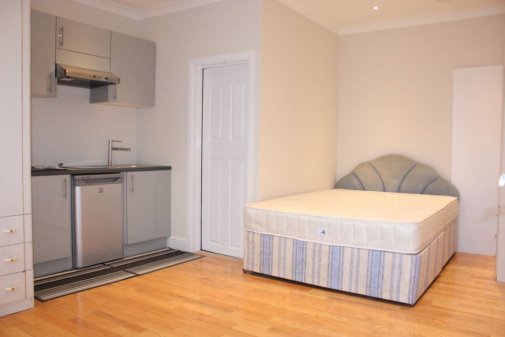 Property photo 1 of 3