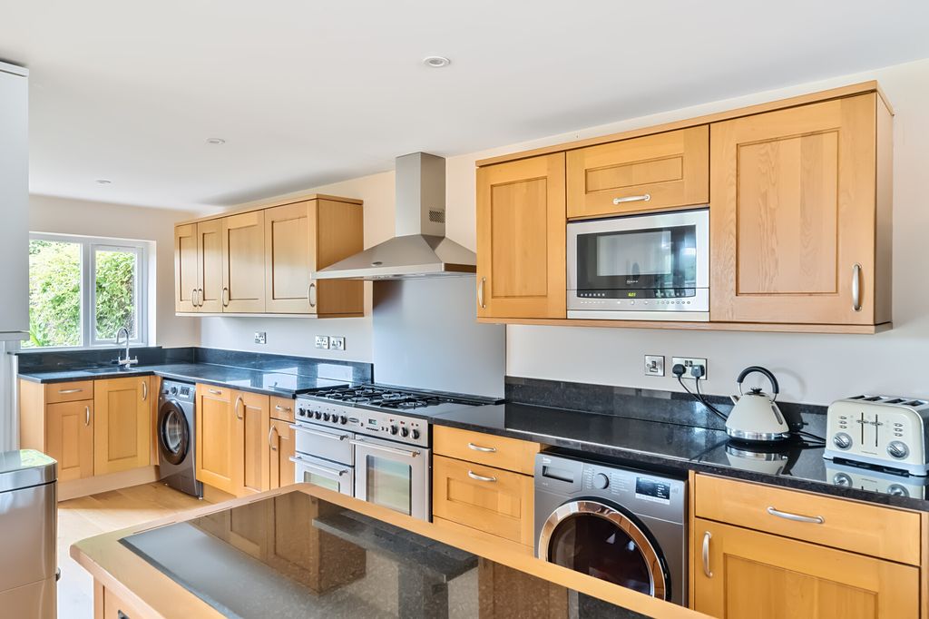 Property photo 3 of 14