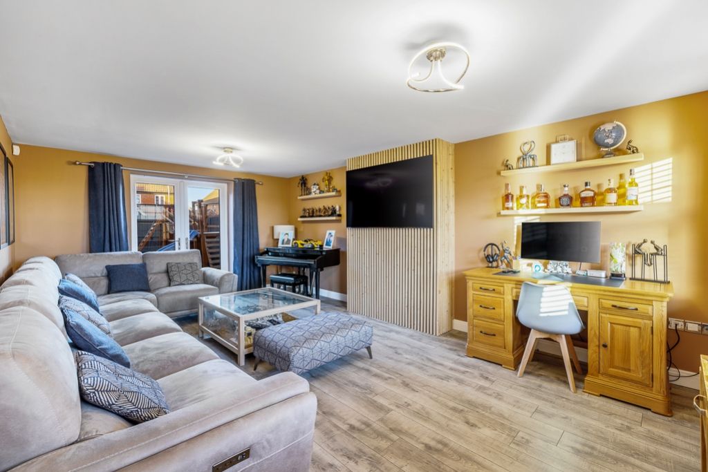 Property photo 2 of 33 1 Field Drive (Wyberton)-22