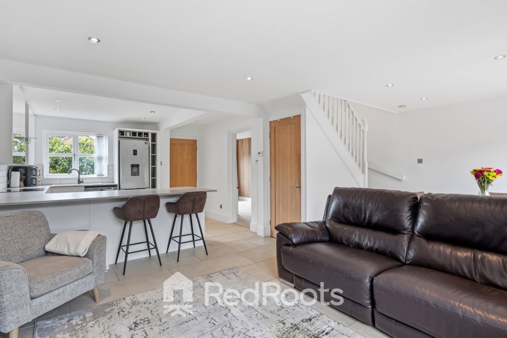 Property photo 3 of 25 5253694