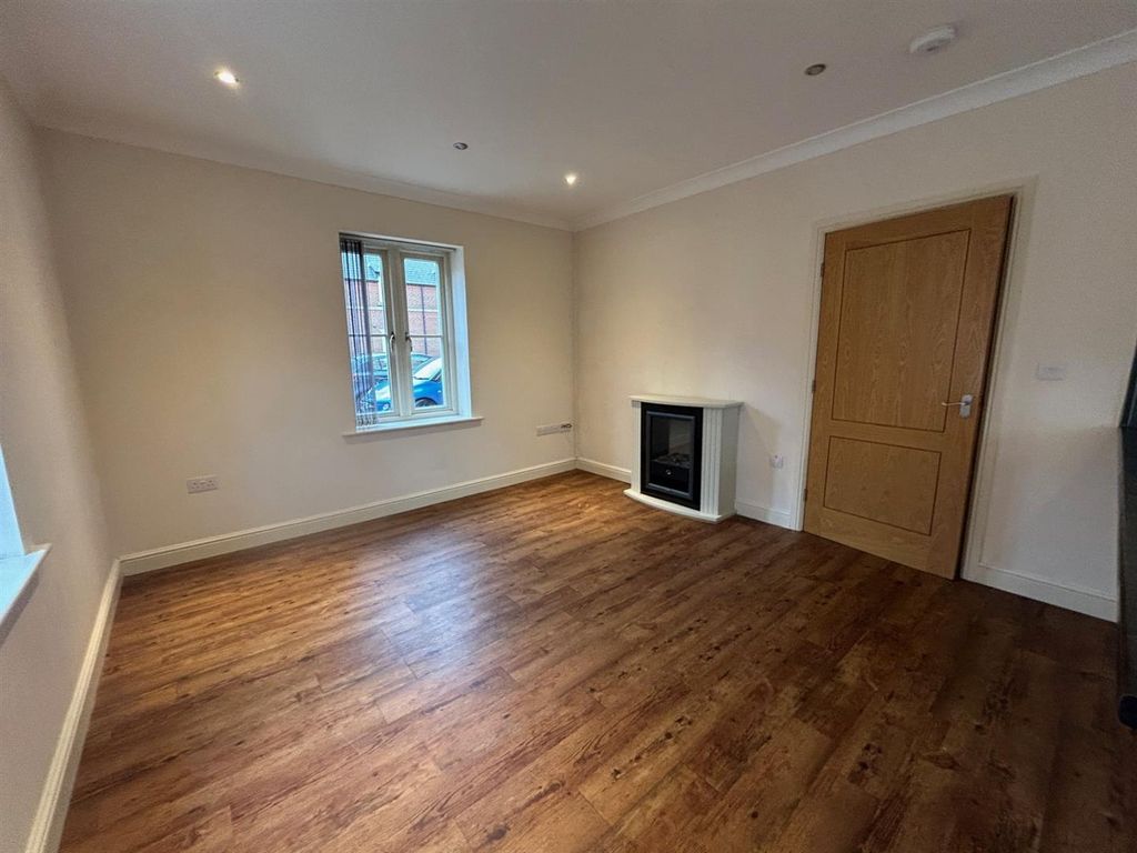 Property photo 3 of 6 Thumbnail_Img_2830.Jpg