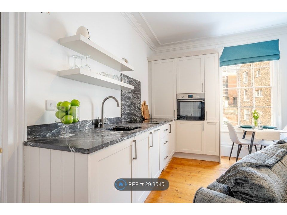 Property photo 2 of 9 Kitchen