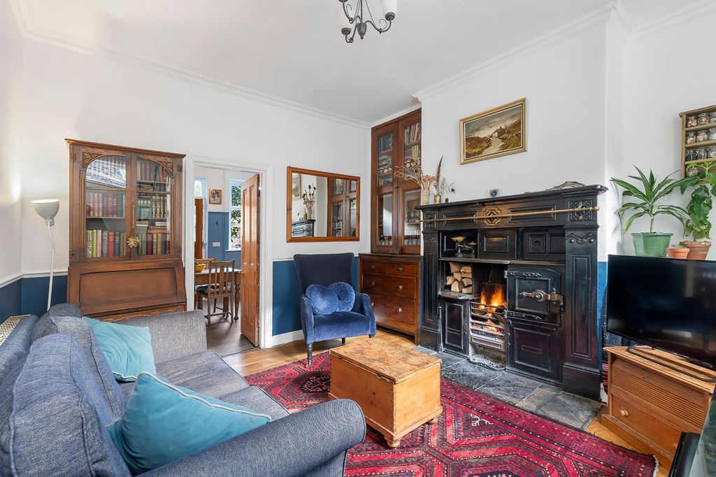 Property photo 3 of 27 Picture No. 02