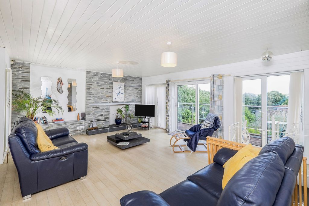 Property photo 2 of 20 Pbox-Img.Jpg