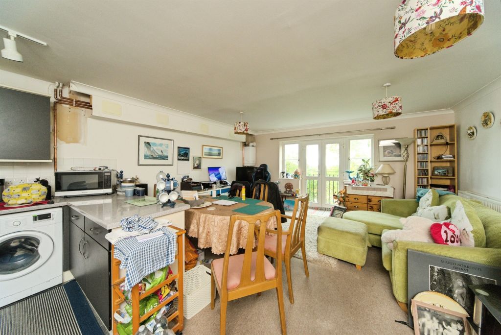 Property photo 3 of 9