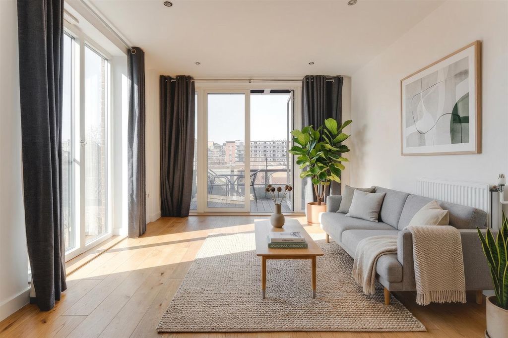 Property photo 1 of 14 Living Room1.Jpg