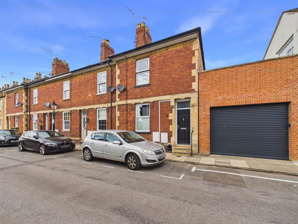 Property photo 1 of 19 Adelaide Street, Stamford