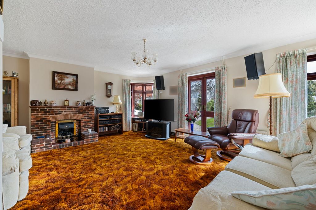 Property photo 3 of 15 Living Room