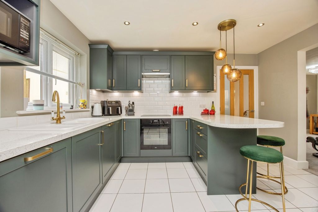 Property photo 2 of 16 Photo