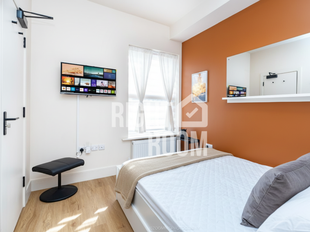 Property photo 2 of 33