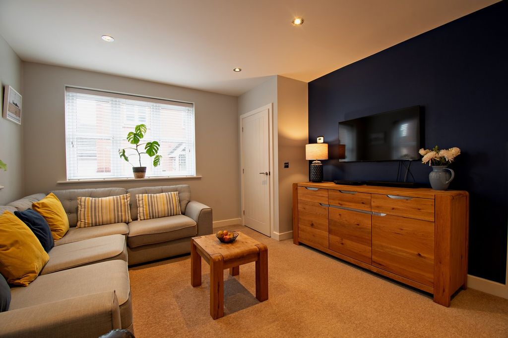 Property photo 2 of 22