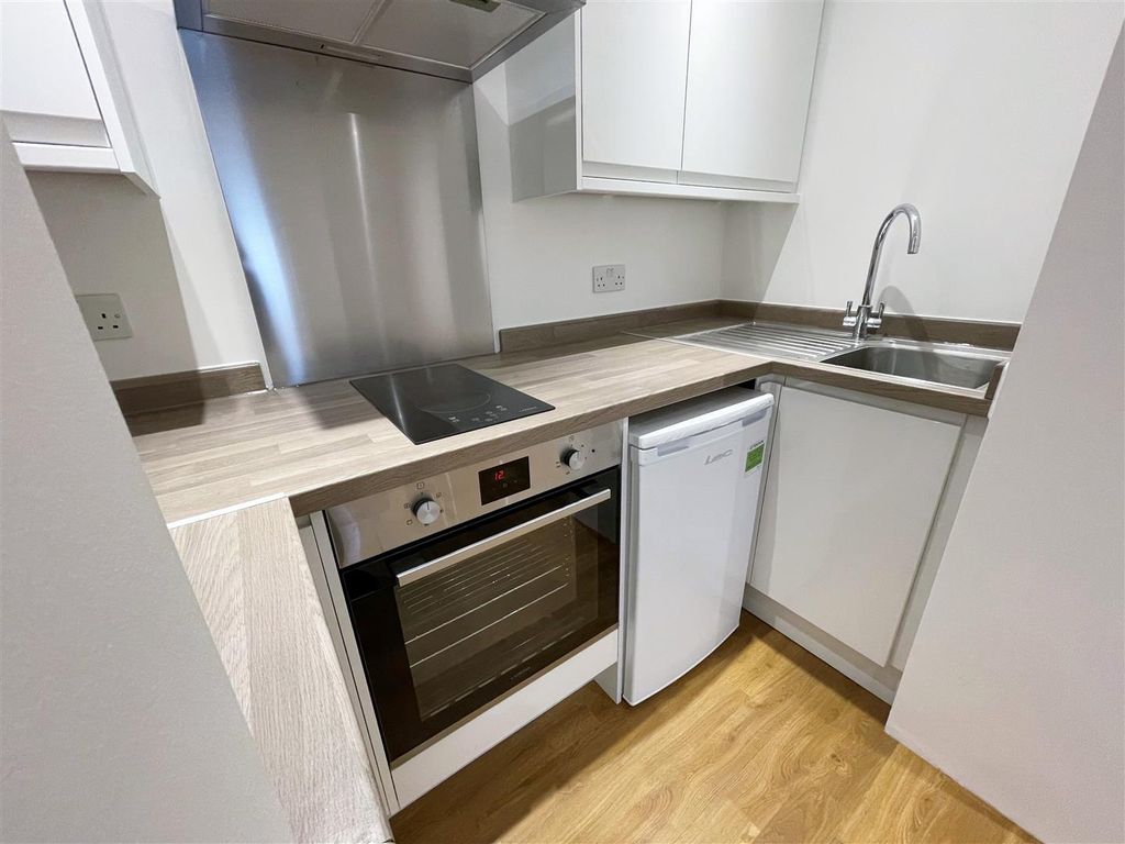Property photo 1 of 4 Kitchen