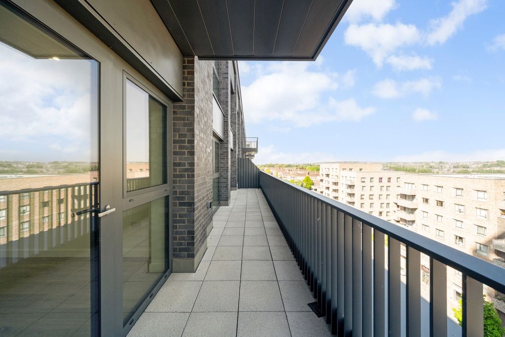 Property photo 3 of 21 Darter Apartments