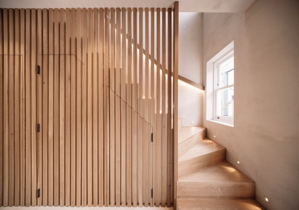 Property photo 3 of 14 Ground Floor