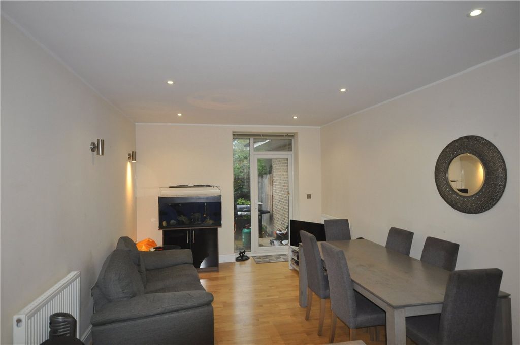 Property photo 2 of 9 Picture No. 37