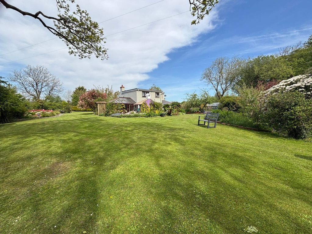 Property photo 2 of 42
