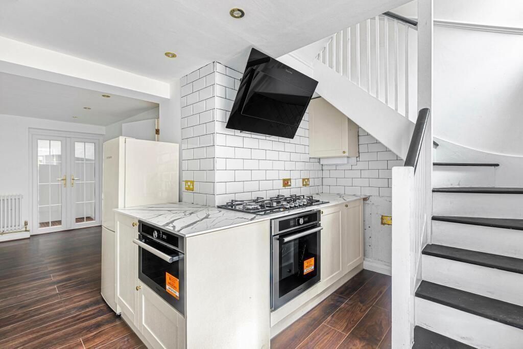 Property photo 2 of 16 3